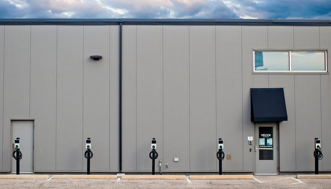 Shows an example of a series of OCPP chargers in a row